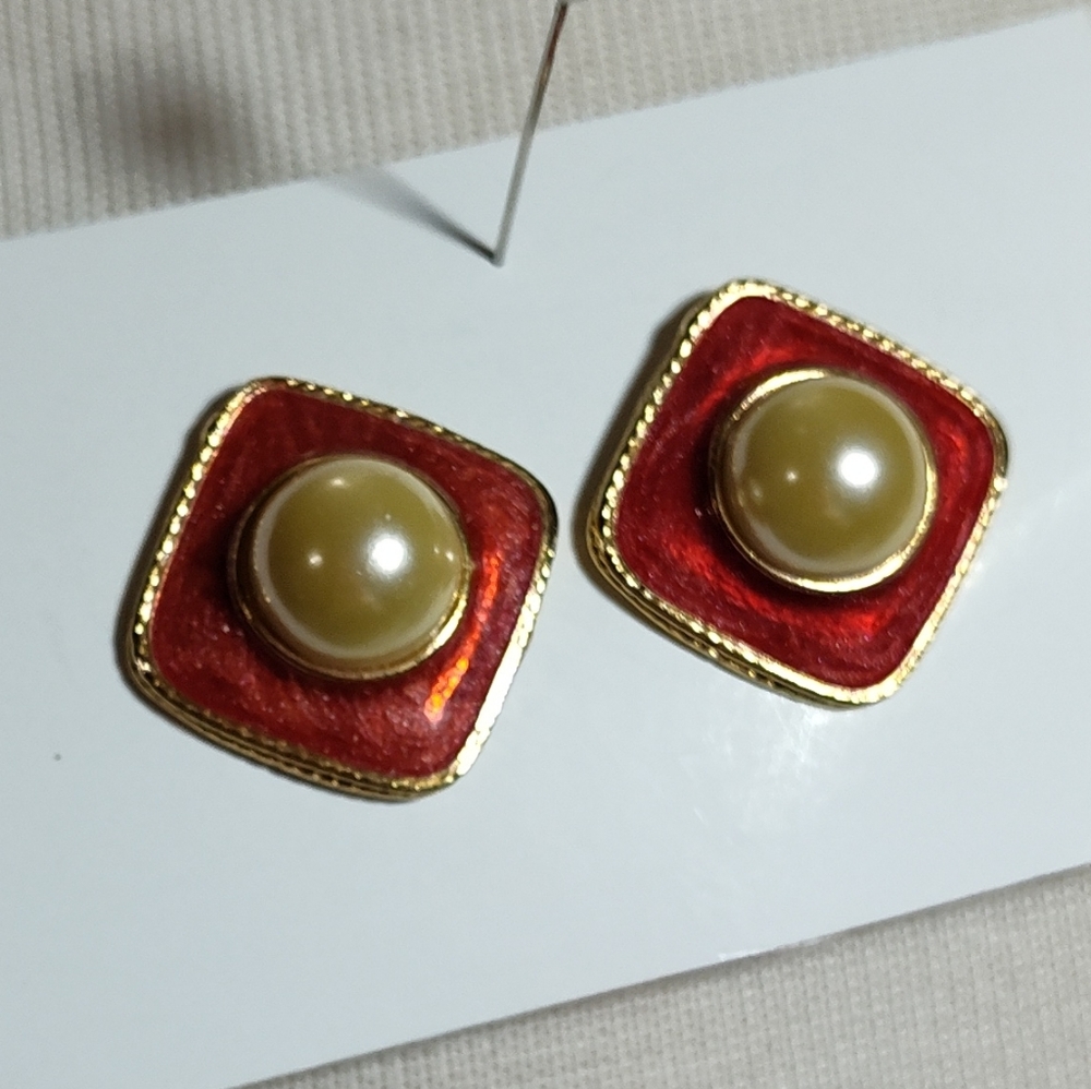 Classy Red and Gold With Pearl Earrings NWOT